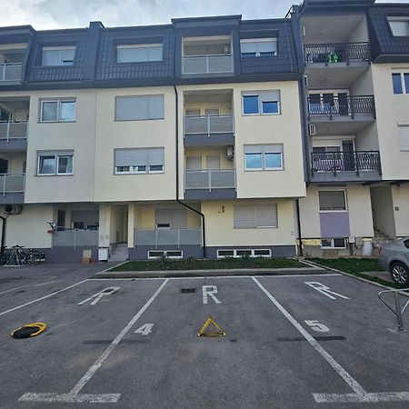 Stan Na Dan Mici Brčko Exterior foto